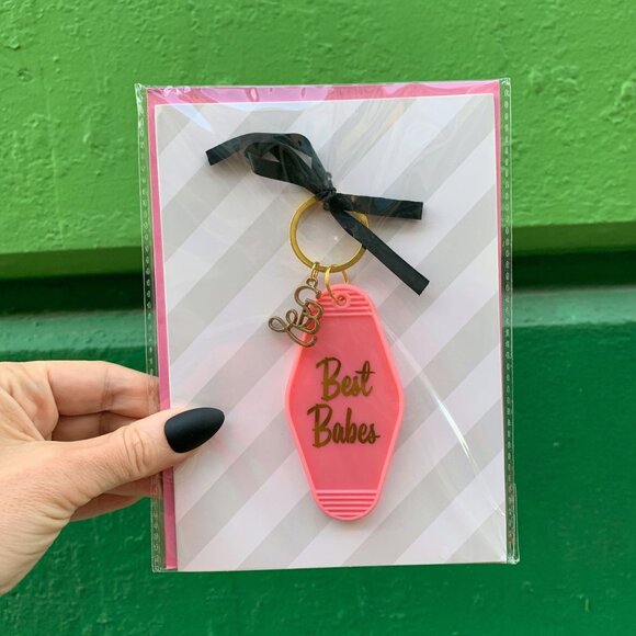 Best Babes Motel Style Keychain with Birthday Greeting Card - Picture 1 of 3